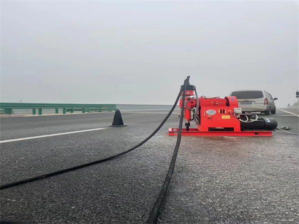 城中马路路基路面开裂下沉注浆加固灌浆